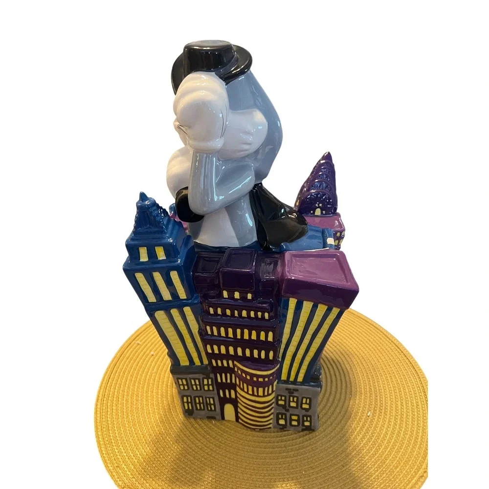 Warner‎ Bros Bugs Bunny New York Musical Cookie Jar Display Model No Music